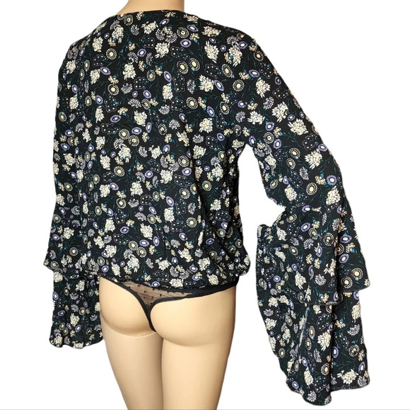 Intimately Free People boho flare sleeve bodysuit. Size Small - Picture 11 of 17